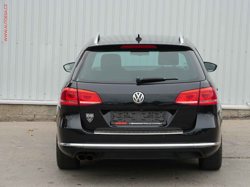 Volkswagen Passat (2013) 2.0 TSi, Highline, DSG, bixen - fotka 5 z 27