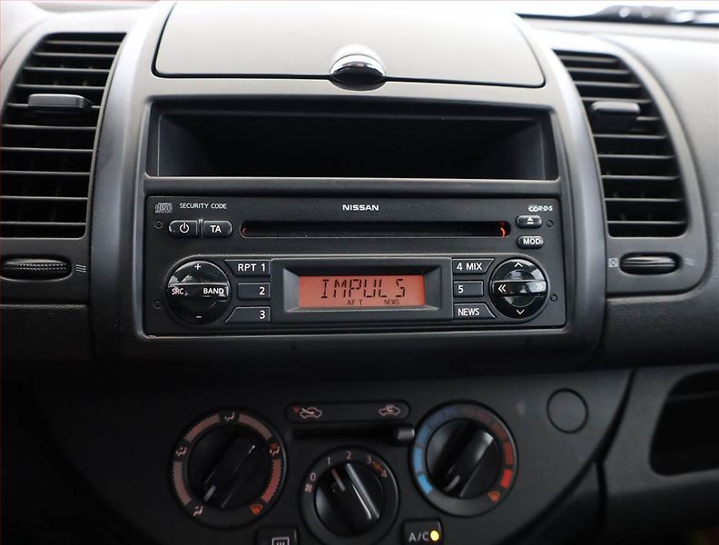 Nissan Note (2011) 1.4, po STK, jezdí výborně - fotka 10 z 13
