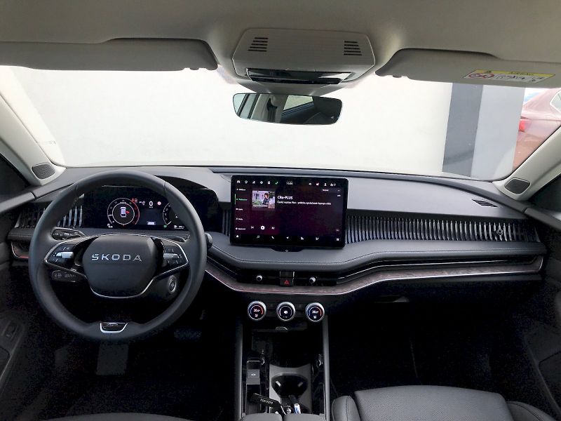 Škoda Superb (2025) COMBI L K TD 142/2.0 A7A - fotka 5 z 29