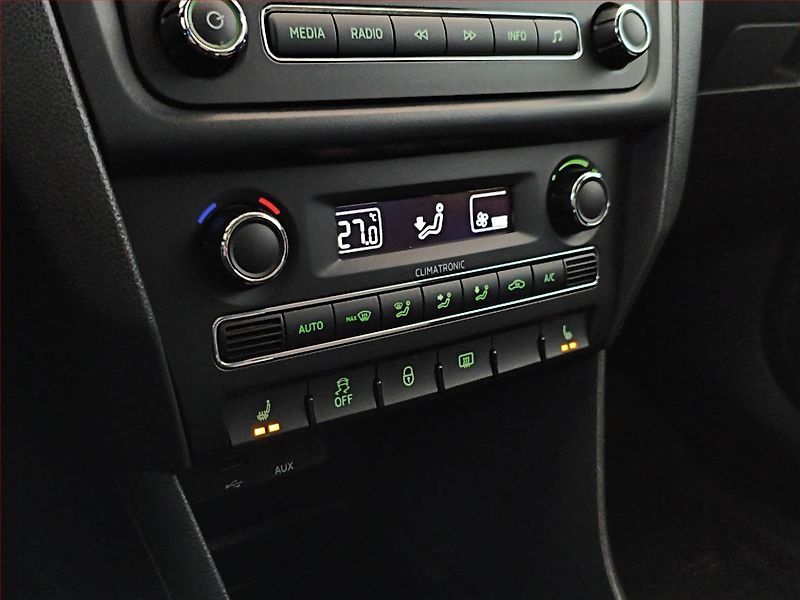 Škoda Rapid (2013) Elegance 1.4 TSI, Automat - fotka 14 z 15
