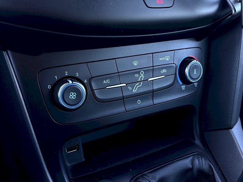 Ford Focus (2015) Combi 1.5 EcoBoost  / 110 kW / - fotka 21 z 22