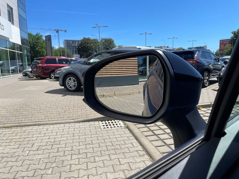 Toyota C-HR 1,8 Comfort Business - fotka 9 z 11
