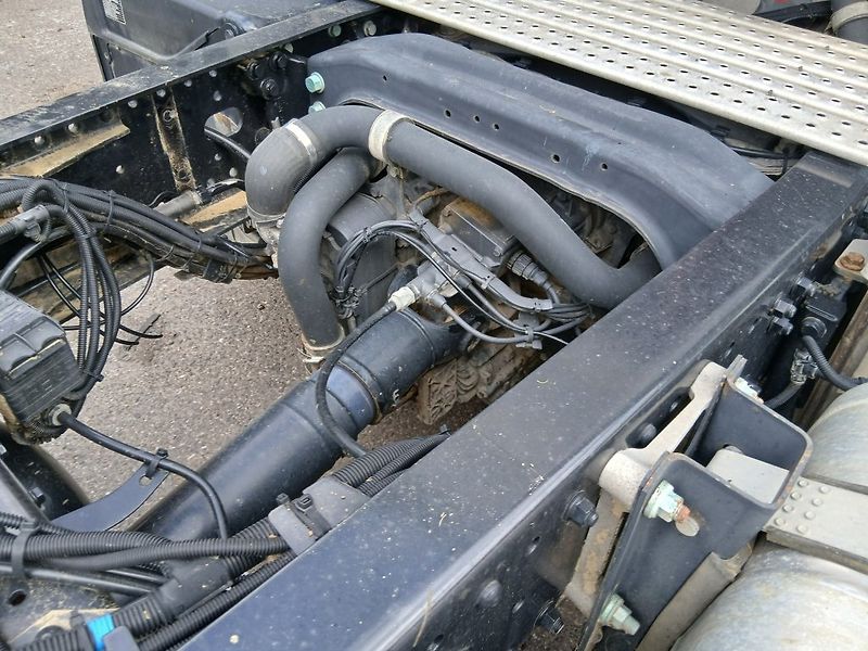 MAN TGX18.460 XXL EURO 6 POŠKOZENÝ - fotka 7 z 19