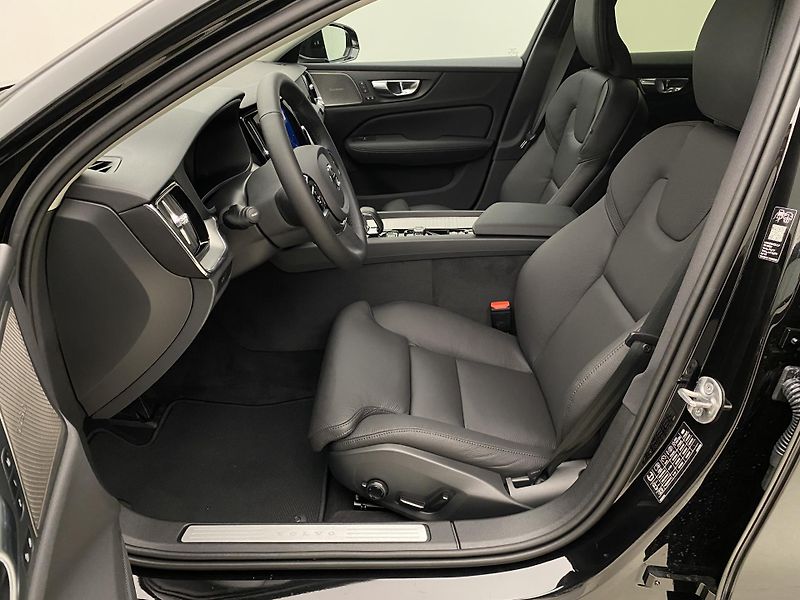 Volvo V60 (2026) B4 AUT BRIGHT PLUS - fotka 3 z 61