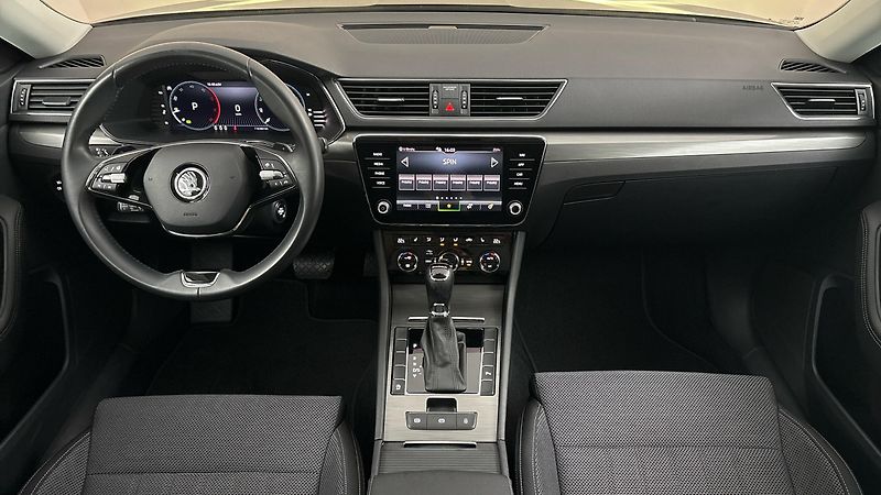 Škoda Superb 2.0 TDI DSG Style Combi - fotka 8 z 26