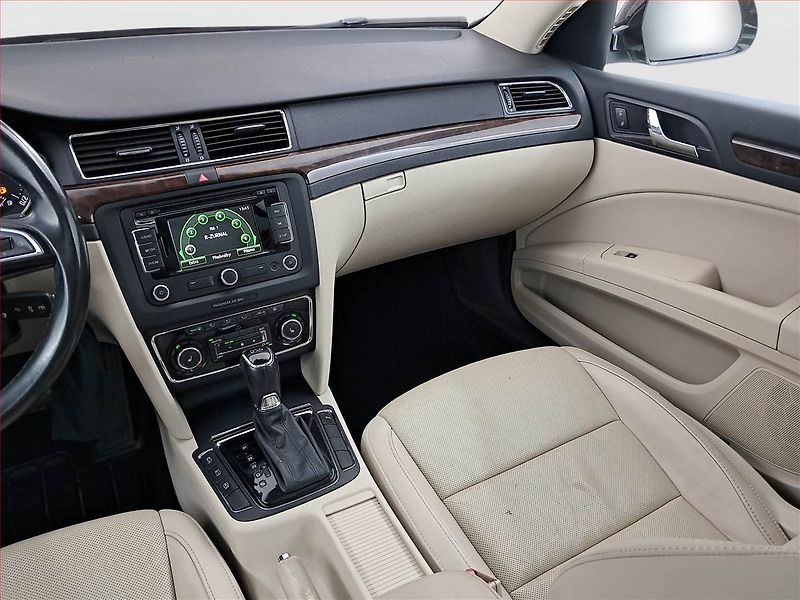 Škoda Superb (2014) 2.0 TDI, Automat, Kůže - fotka 8 z 23