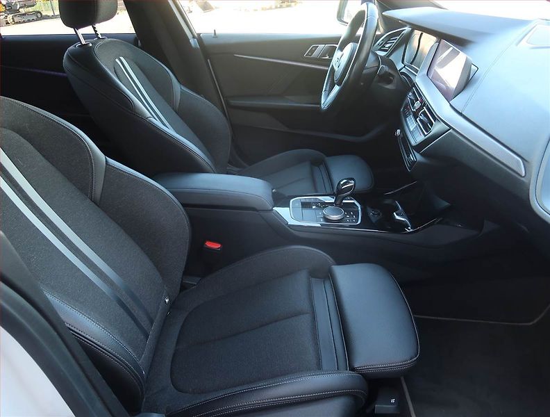 BMW Řada 2 (2020) M Paket 218i Gran Coupé - fotka 9 z 24