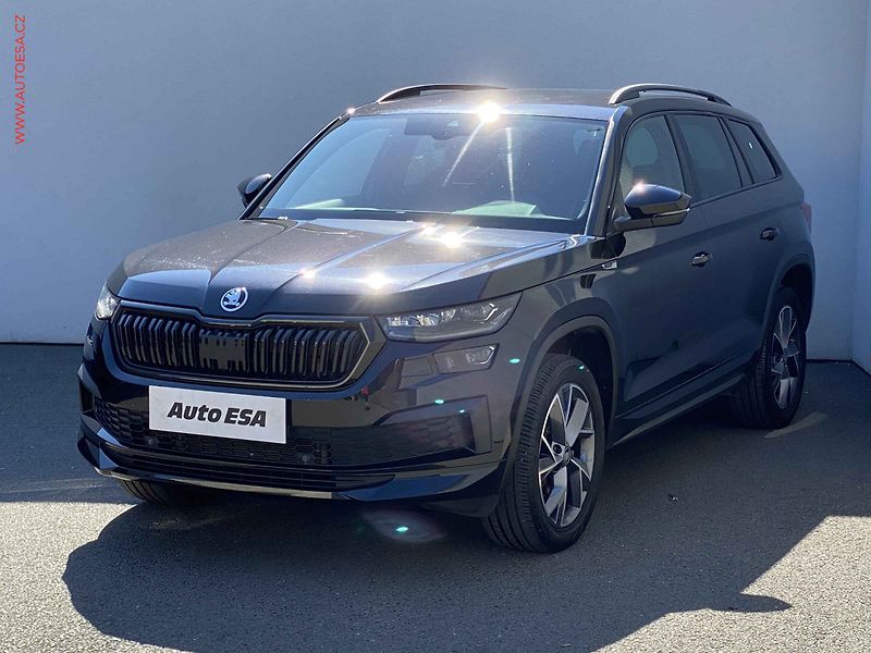 Škoda Kodiaq (2022) 2.0 TDi, 1.maj,ČR, SportLine - fotka 3 z 21