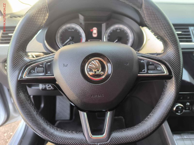 Škoda Octavia (2018) 2.0TDI 4x4, ČR, Style, navi - fotka 17 z 22