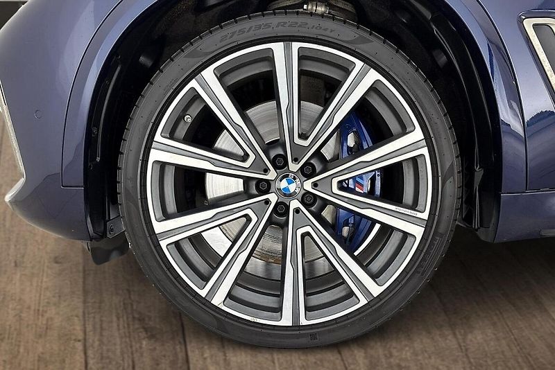 BMW X5 M50i - fotka 30 z 30