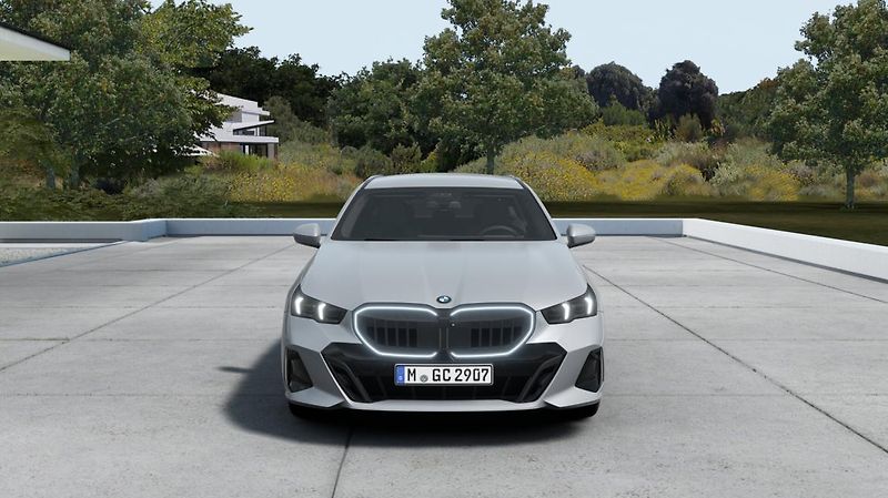 BMW Řada 5 540d xDrive Touring - fotka 4 z 14