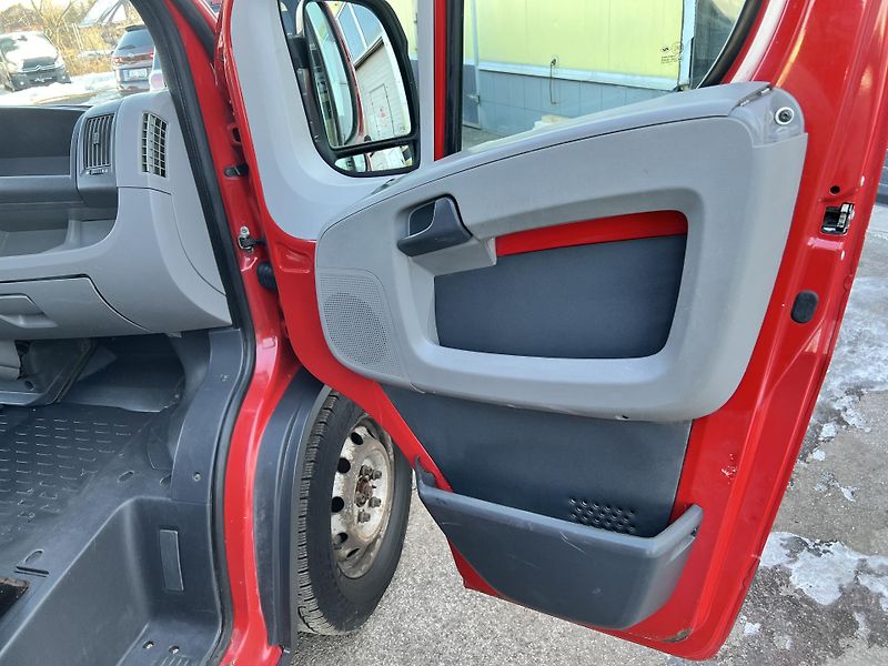 Peugeot Boxer 3.0HDI 116KW,7MÍST,ASR - fotka 23 z 41