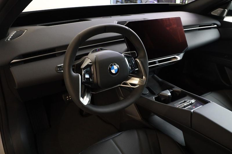 BMW Řada 3 i3 50 xDrive - fotka 2 z 17