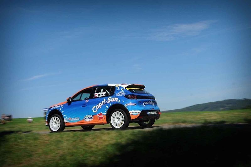 V rámci přípravy na víkendový 53. ročník Barum Czech Rally Zlín absolvovala třicítka pilotů úterní test na trati Ludkovice - Biskupice.