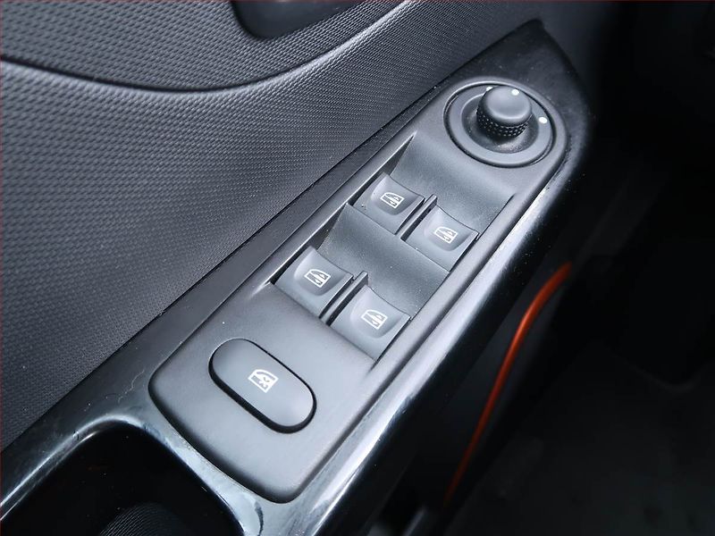 Renault Captur (2014) 0.9 TCe, Navi, Tempomat - fotka 14 z 14