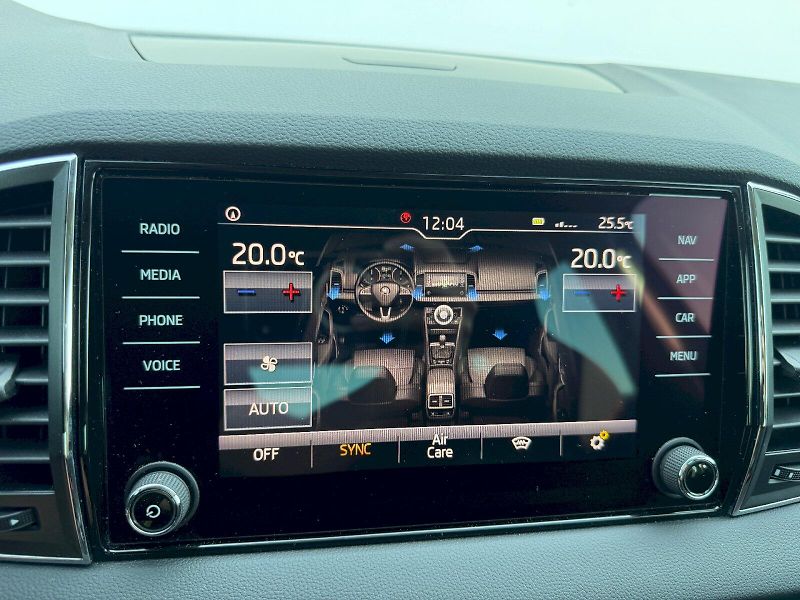 Škoda Karoq (2020) 1.5 TSI 110kW DSG Style - fotka 22 z 35