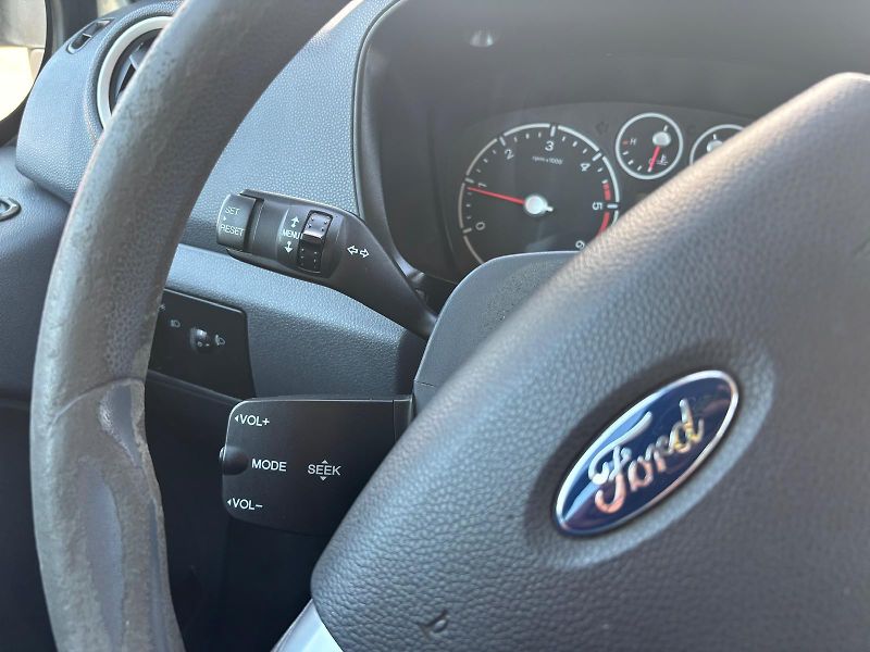 Ford Tourneo Connect 1.8 TDCi 66kW - fotka 16 z 23