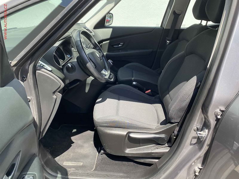 Renault Scénic (2017) 1.5 dCi, AC, tempo - fotka 9 z 14
