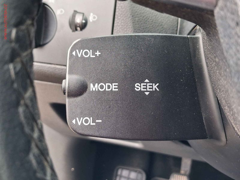 Ford Focus (2006) 1.6 TDCI, AC - fotka 12 z 16