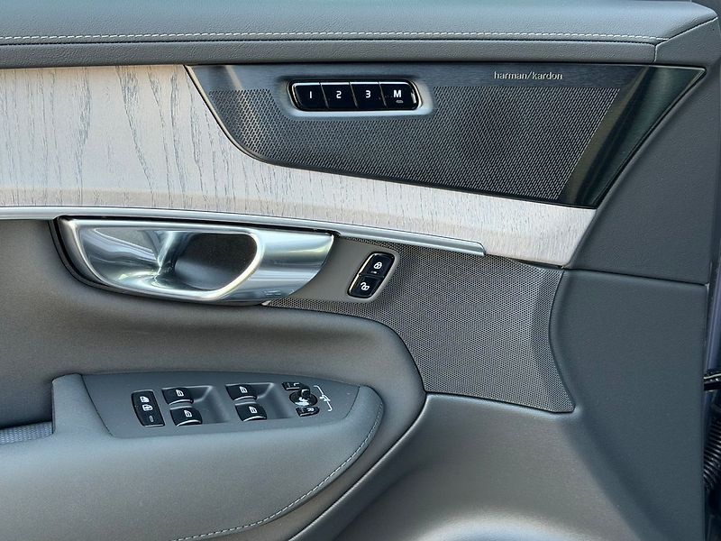 Volvo XC90 (2026) PLUS B5, ventilace, kamera 360 - fotka 8 z 23