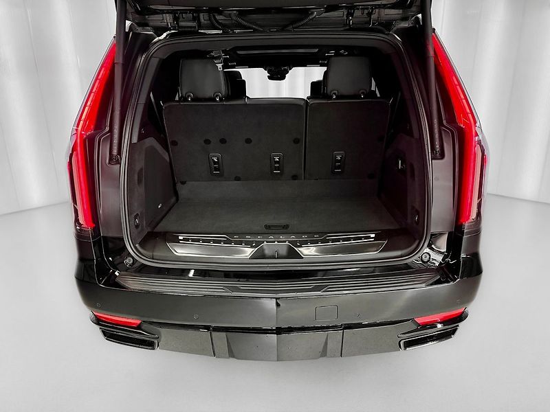 Cadillac Escalade 6.2 V8 AWD PLATINUM EDITION, N - fotka 34 z 35