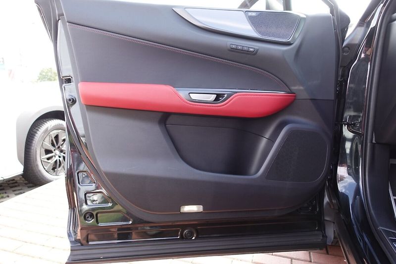 Lexus NX 350h 2,5HSD 140kW F-Sport 4x4 - fotka 10 z 37