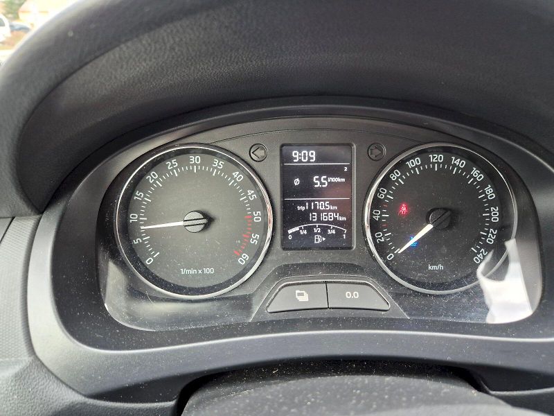 Škoda Rapid (2013) Ambition 1.6 TDI 77 kW 5°manuá - fotka 22 z 27
