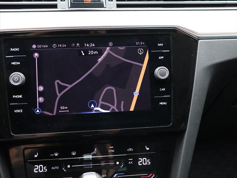 Volkswagen Passat 2,0 TDI 110kW Elegance DSG DPH - fotka 27 z 39