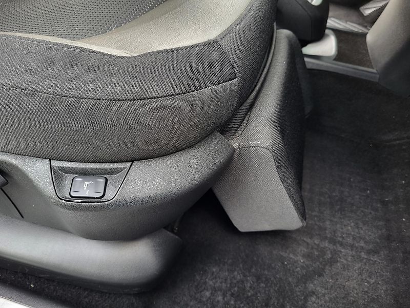 Citroën Grand C4 Picasso 2.0 eHDi autom EXCLUSIVE 7míst - fotka 26 z 48