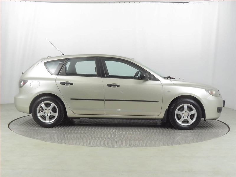 Mazda 3 (2008) 1.4 - fotka 6 z 16