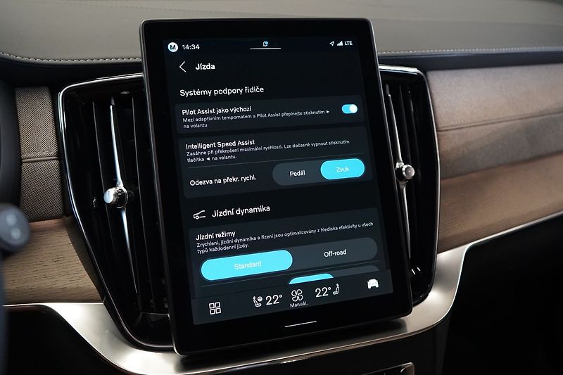 Volvo XC90 B5 AWD PLUS Dark, Vzduch, 360° - fotka 42 z 50