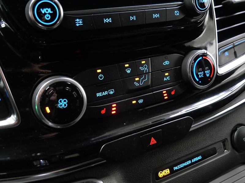 Ford Tourneo Custom - fotka 17 z 25