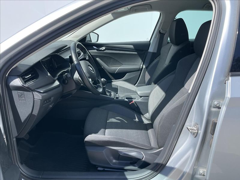 Škoda Octavia 2,0 TDI Combi Ambition Plus - fotka 4 z 21