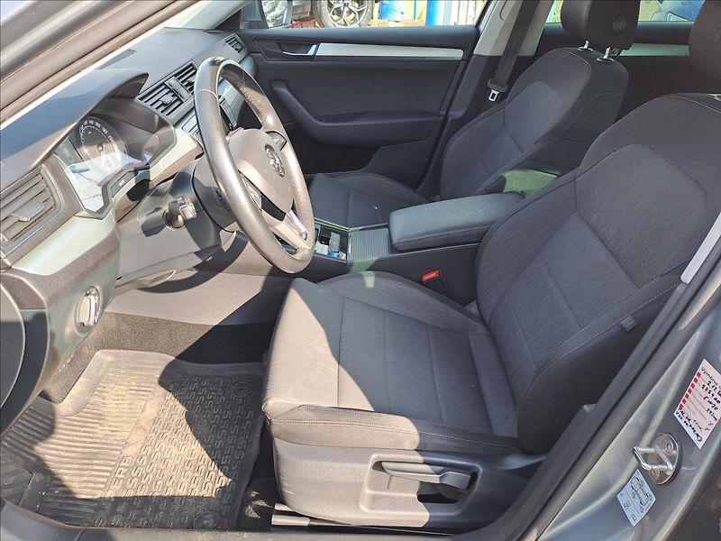 Škoda Superb 2,0 TDI 4x4 - fotka 5 z 17