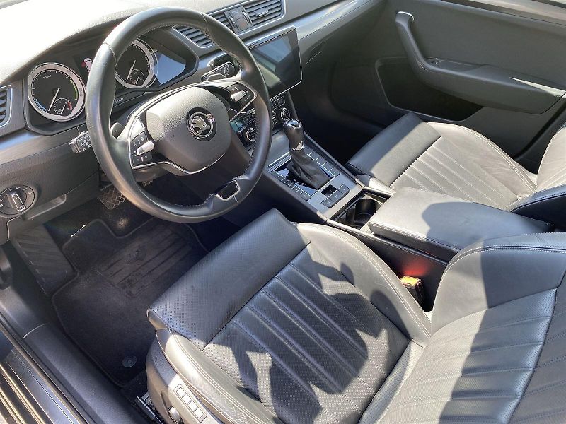 Škoda Superb (2021) Combi 1.4 TSI iV DSG Style - fotka 7 z 36