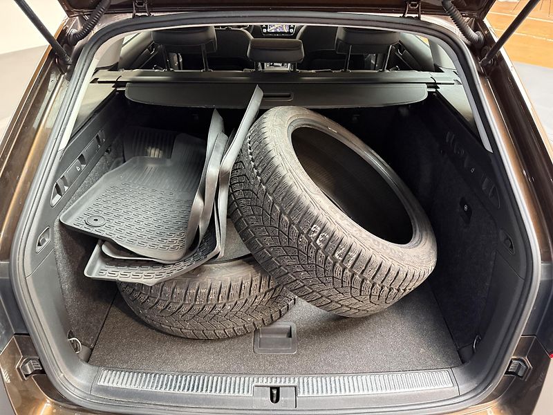 Škoda Superb 1.5 TSI 110kW ACT Style Combi - fotka 13 z 14