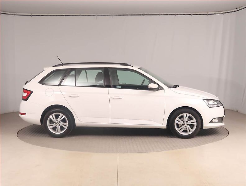 Škoda Fabia (2021) Ambition 1.0 TSI, ČR,1.maj - fotka 6 z 17