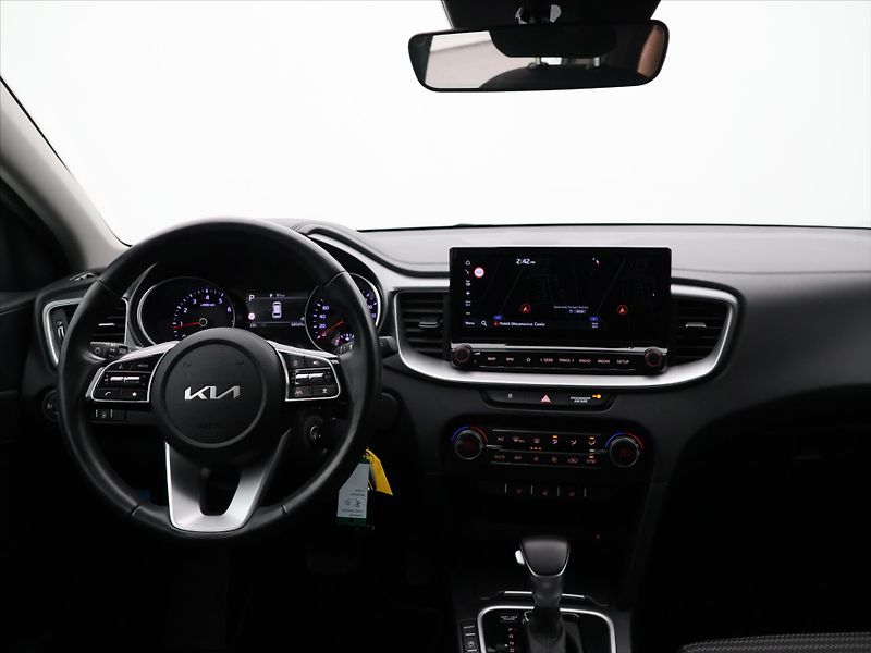 Kia Ceed 1,5 T-GDI 117kW DCT TOP DPH CZ - fotka 25 z 33