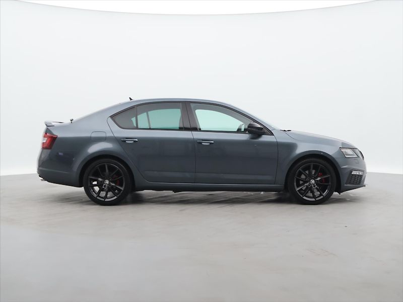Škoda Octavia 2,0 TDI 135kW RS DSG 1.Maj. - fotka 8 z 34