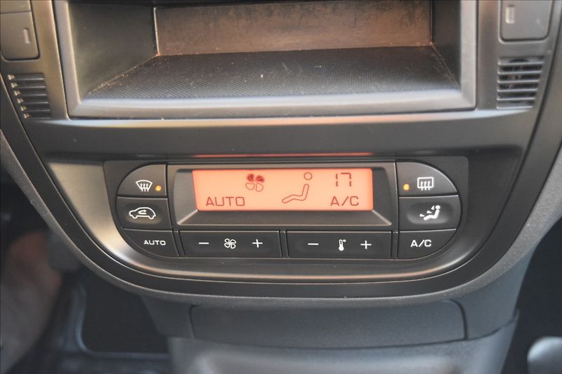 Citroën C3 1,4 i 65KW NÍZKÉ KM KLIMA ALU - fotka 35 z 39