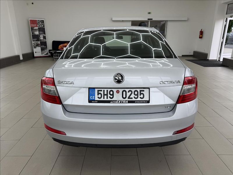 Škoda Octavia 1,6 TDi,digiklima,vyhř.sed,tem - fotka 6 z 25