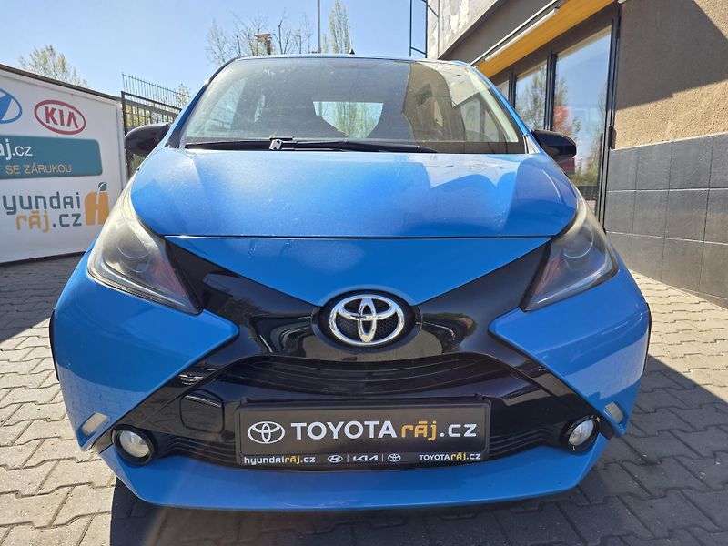 Toyota Aygo 1.0-KLIMA-ALU-POSILOVAČ - fotka 4 z 12