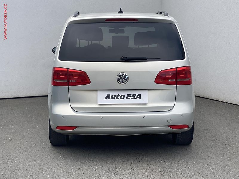 Volkswagen Touran (2013) 1.6 TDi, Comfortline, DSG - fotka 5 z 18