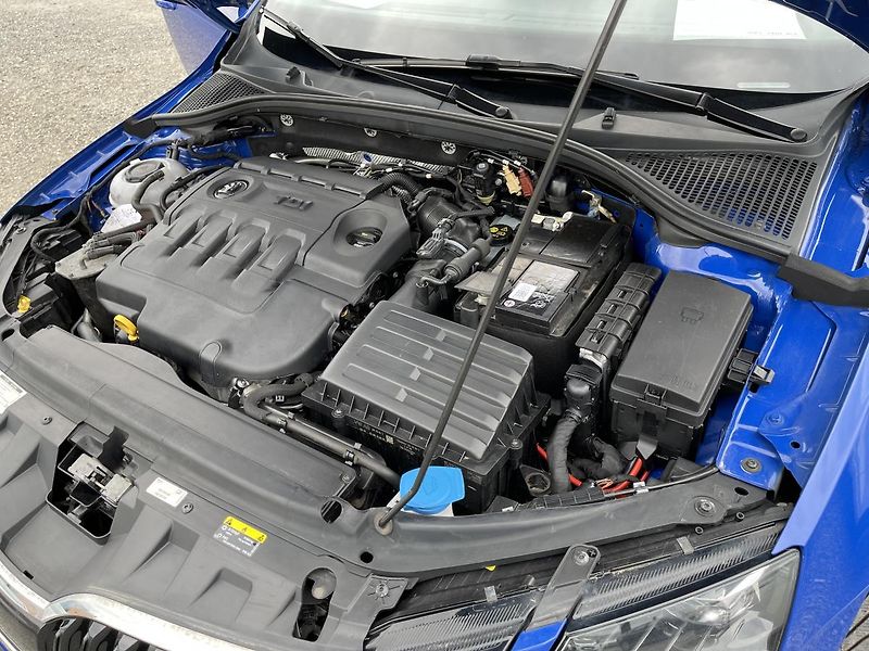Škoda Octavia 1.6 TDi 85kW Dsg STYLE+ DPH ČR - fotka 36 z 39