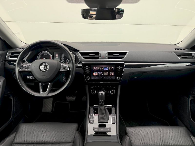 Škoda Superb (2017) Combi 2.0 TSI 206 kW 4x4 DSG L - fotka 5 z 25