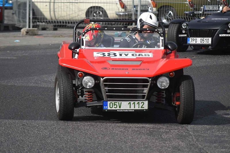 Václav Král udělil hezké tvary také vozu typu buggy