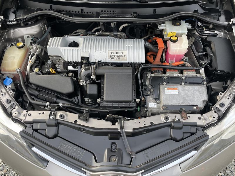 Toyota Auris 1.8i 16v HYBRID AUT NAVI CAM!! - fotka 70 z 166