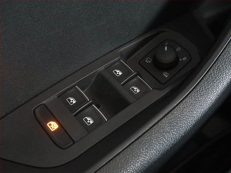 Škoda Karoq (2017) Style 1.5 TSI - fotka 18 z 18