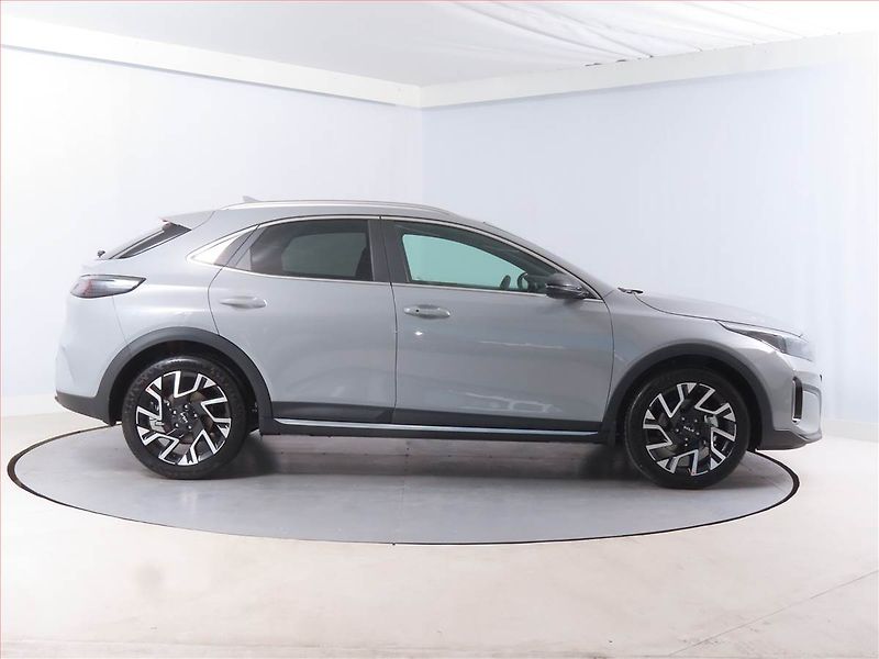 Kia XCeed (2026) 1.6 T-GDI, Ad. tempomat - fotka 6 z 14