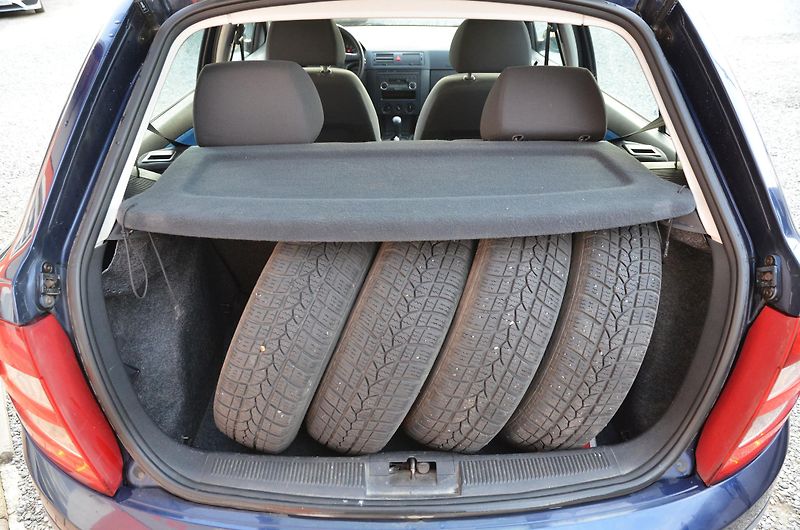 Škoda Fabia (2003) 1.4i 16V 55kW STK 11/2027 - fotka 18 z 18